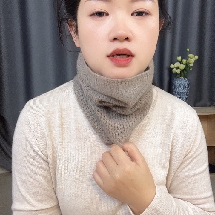 纯山羊绒脖套镂空百搭驼色