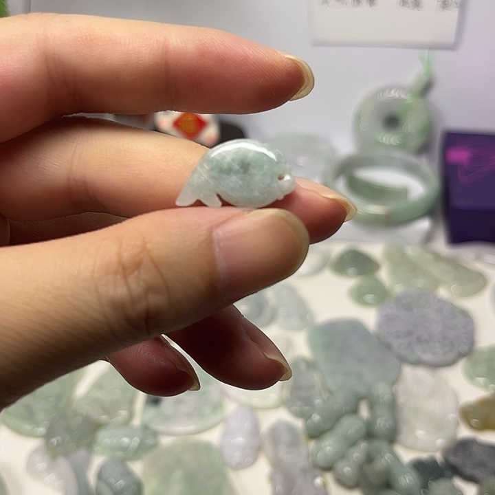 翡翠未镶嵌颈饰翡翠