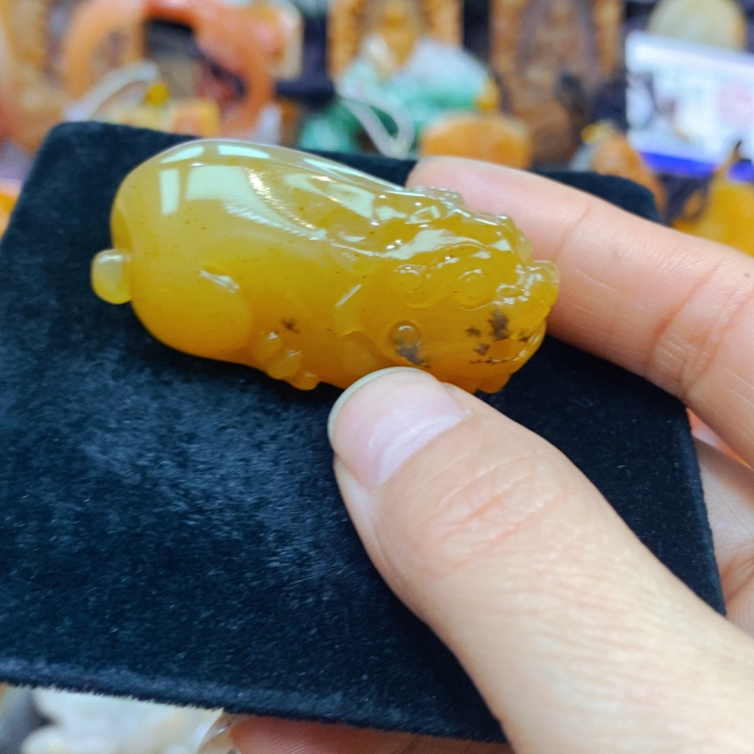 未镶嵌石英质玉（黄龙玉）吊坠(不含链)