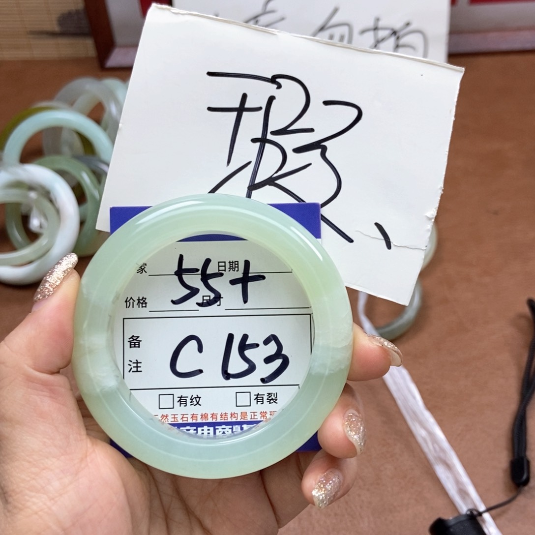 岫玉手镯手镯未镶嵌