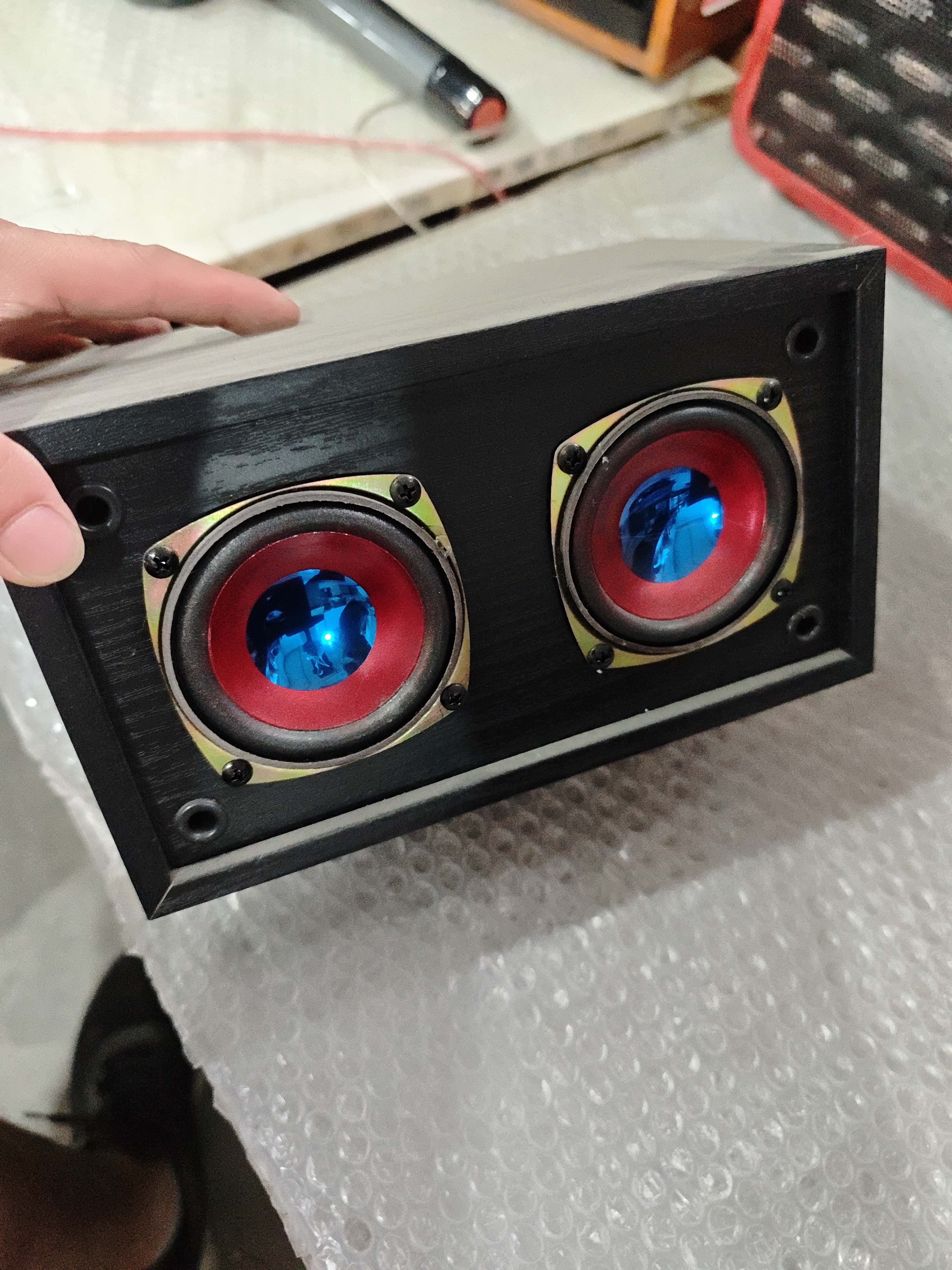 未拆封  处理三寸音箱加喇叭，外观有瑕疵，包邮一个的价格。