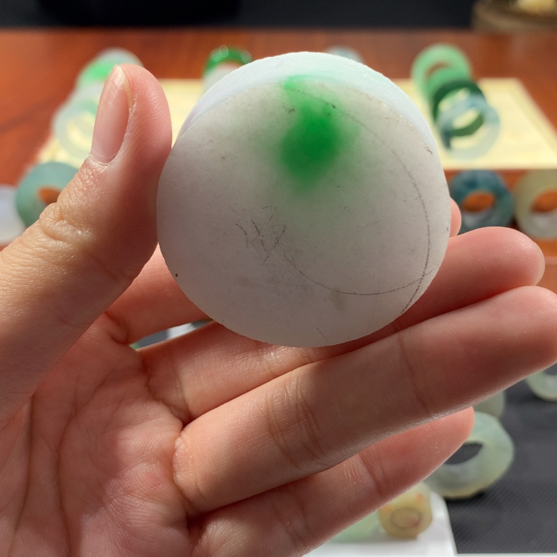 定制翡翠未镶嵌呱**财