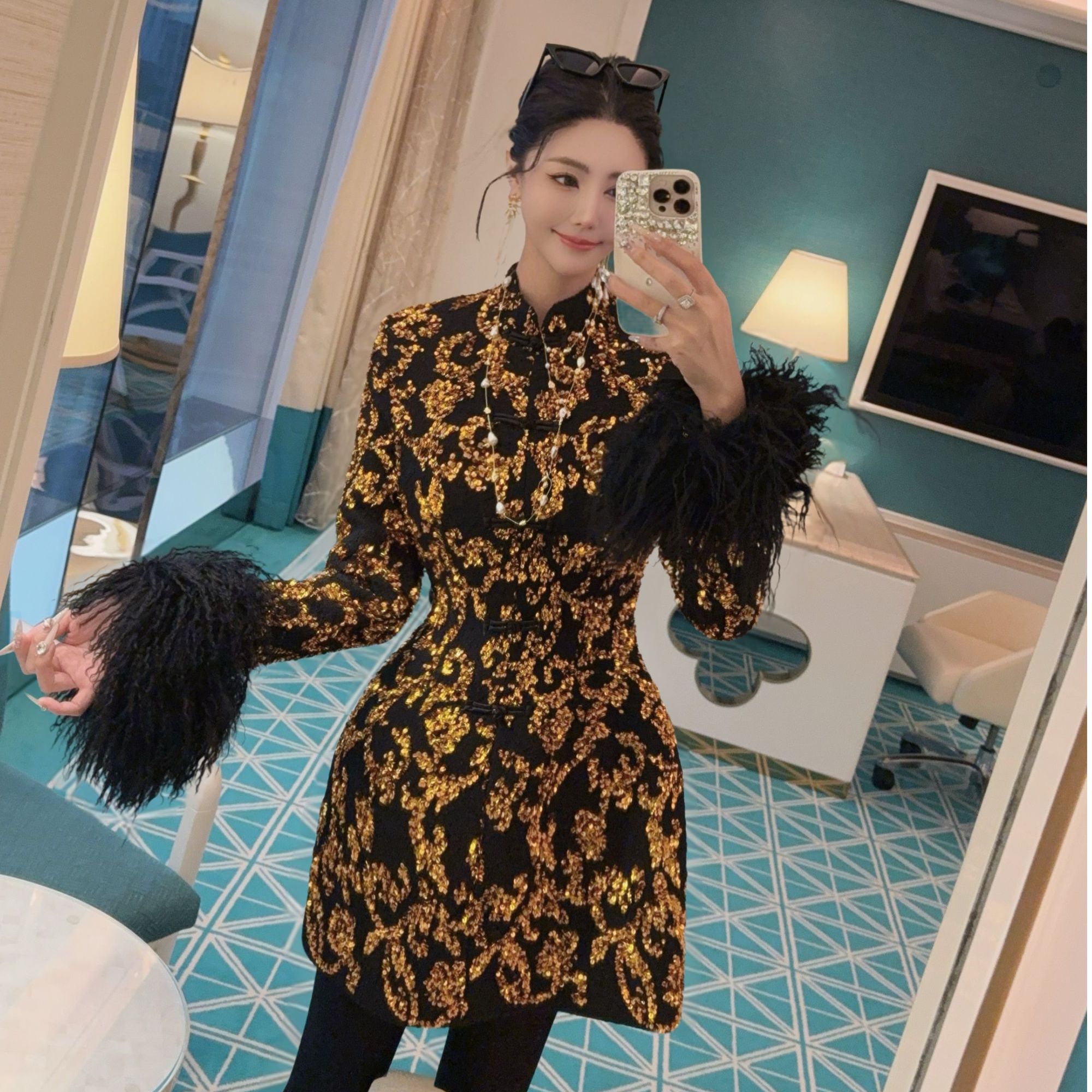 S300【闪耀星空】黑金两色满身亮片盘扣毛毛袖长袖连衣裙LYQ14446