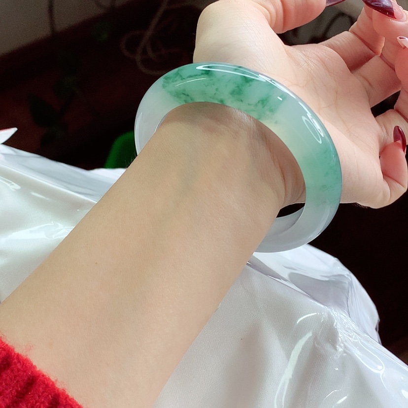 【闪购商品】翡翠手镯未镶嵌56 宝藏毕业 灵