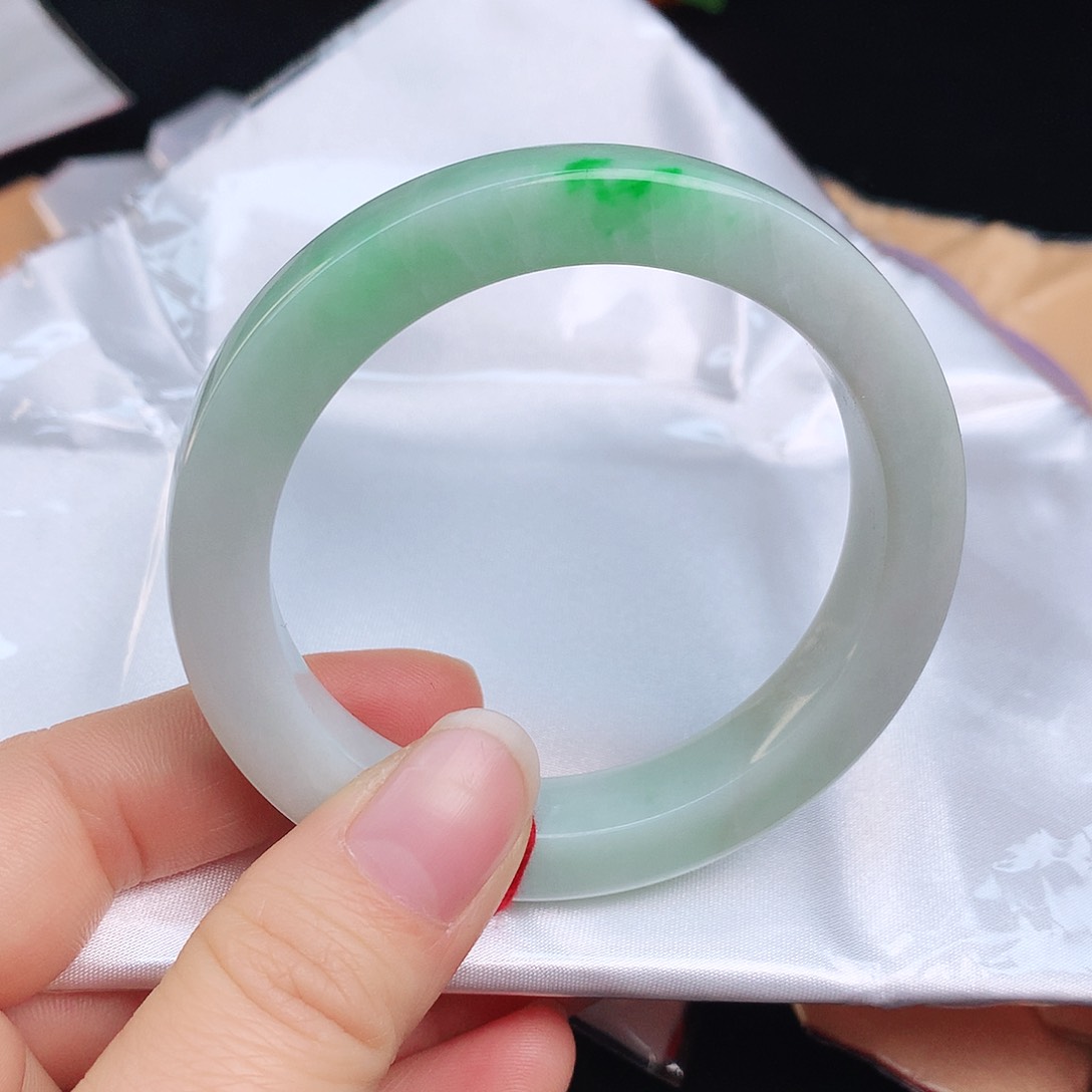 翡翠手镯未镶嵌8459xcvbnn