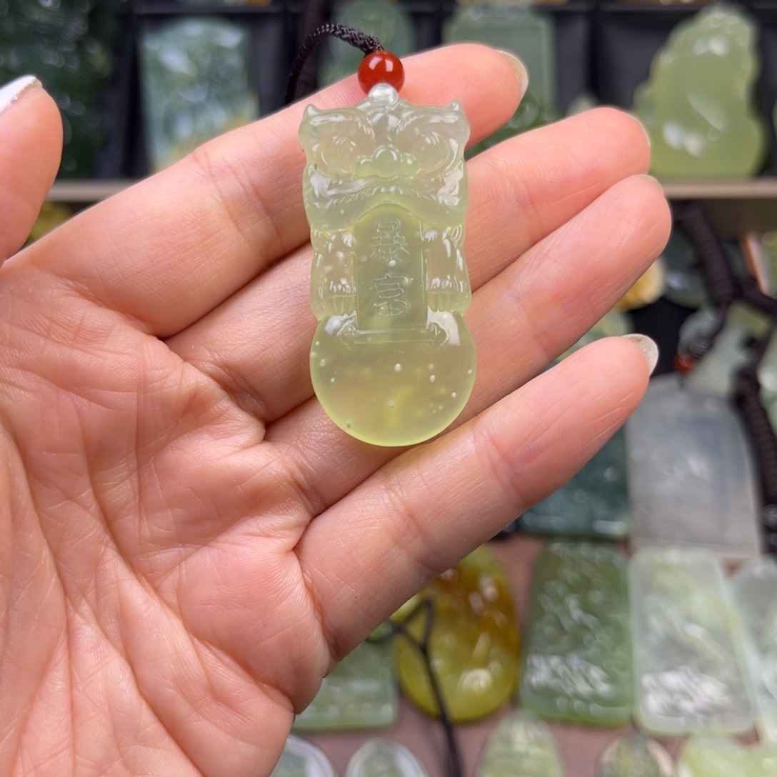 似***年蛇纹石玉未镶嵌吊坠(赠链)