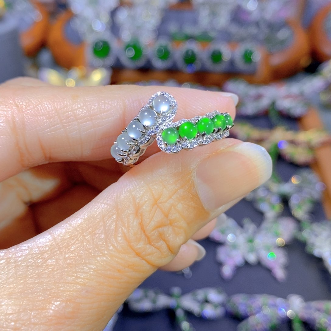 翡翠颈饰银S925镶嵌天然翡翠