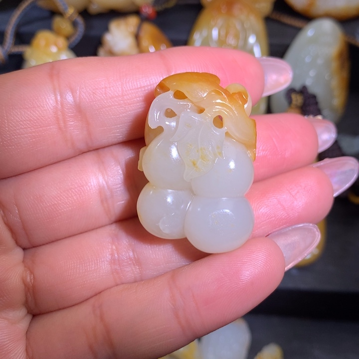 和田玉颈饰未镶嵌