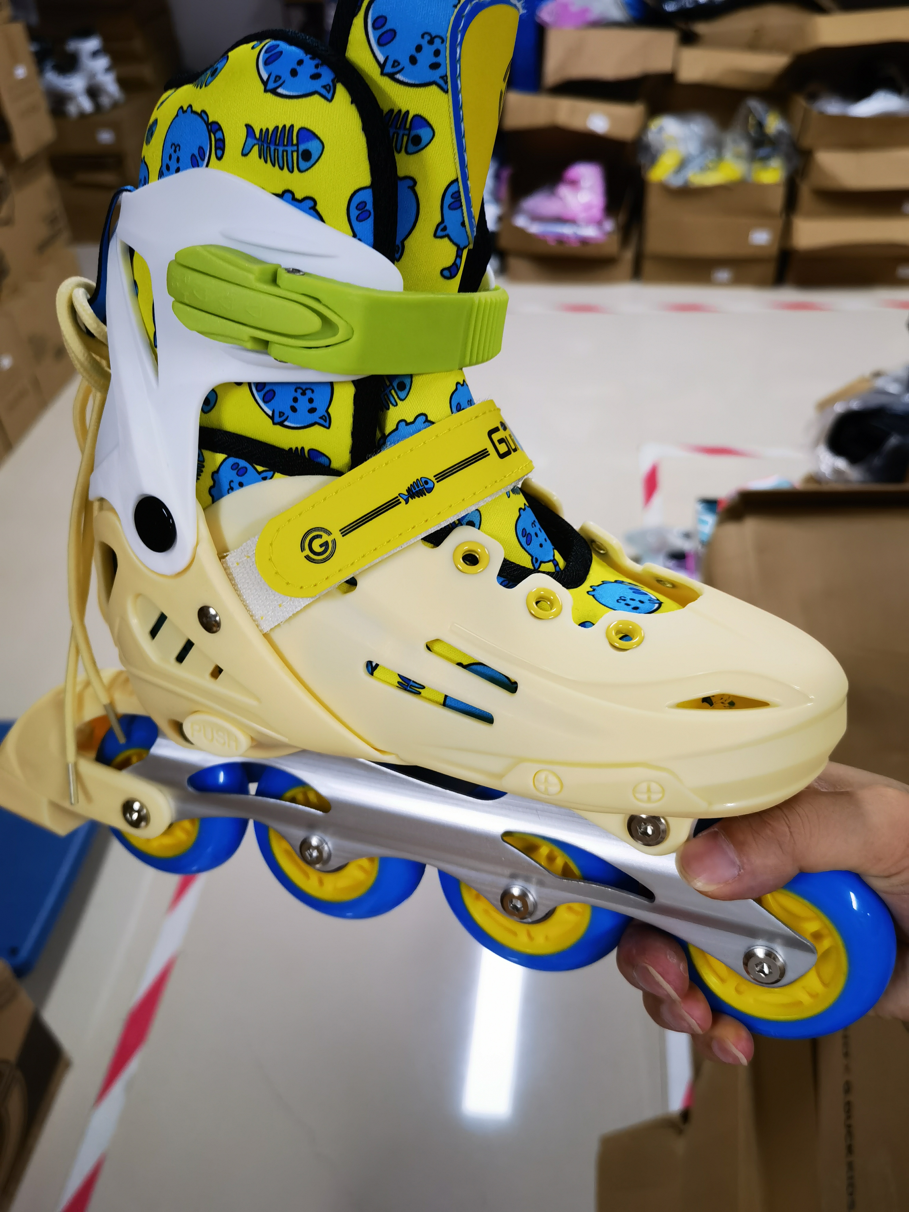 中码黄色单鞋34-37码平时32-36可穿