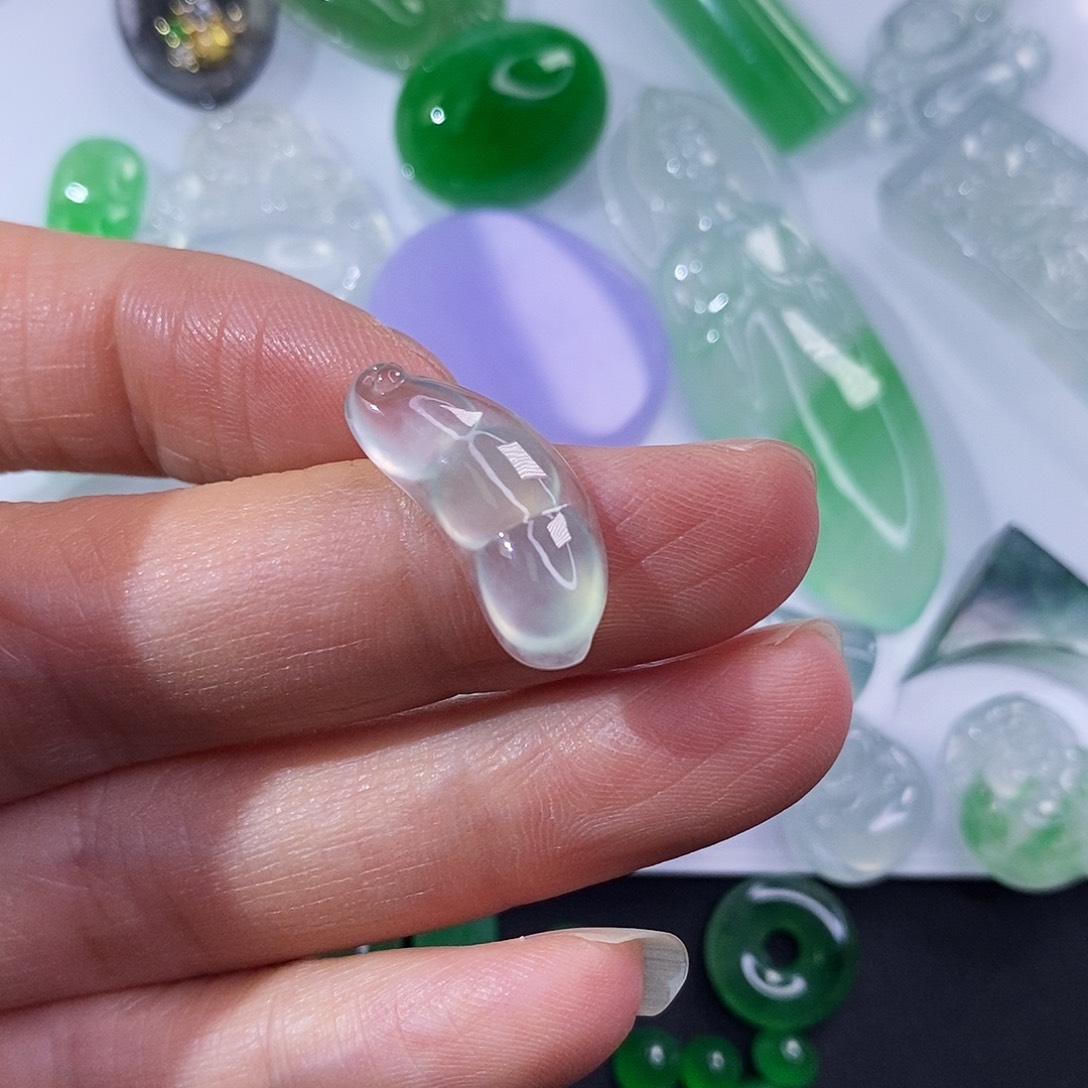 未镶嵌定制翡翠翡翠豆子