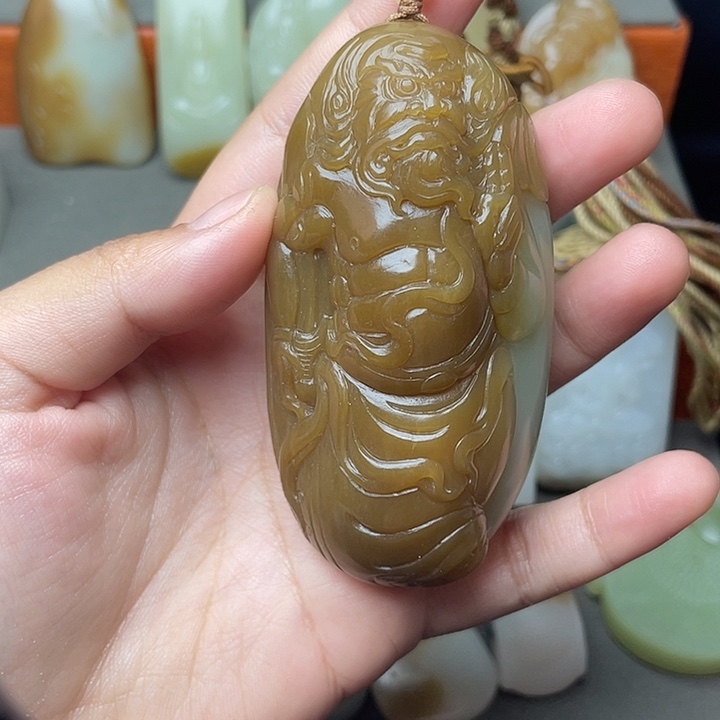 和田玉（糖玉）未镶嵌把件