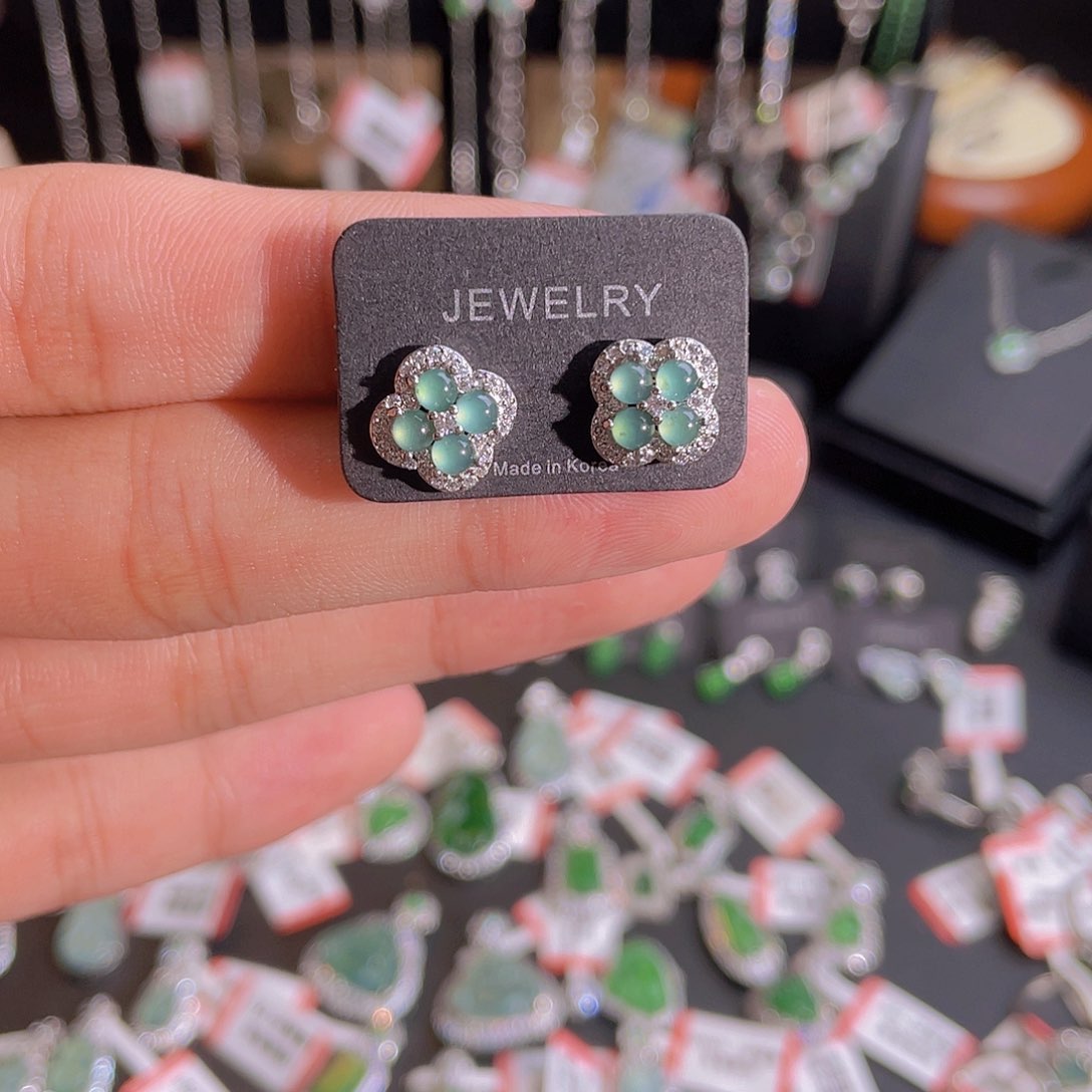 未镶嵌翡翠耳钉 