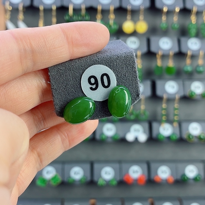 和田玉18K金镶嵌耳饰