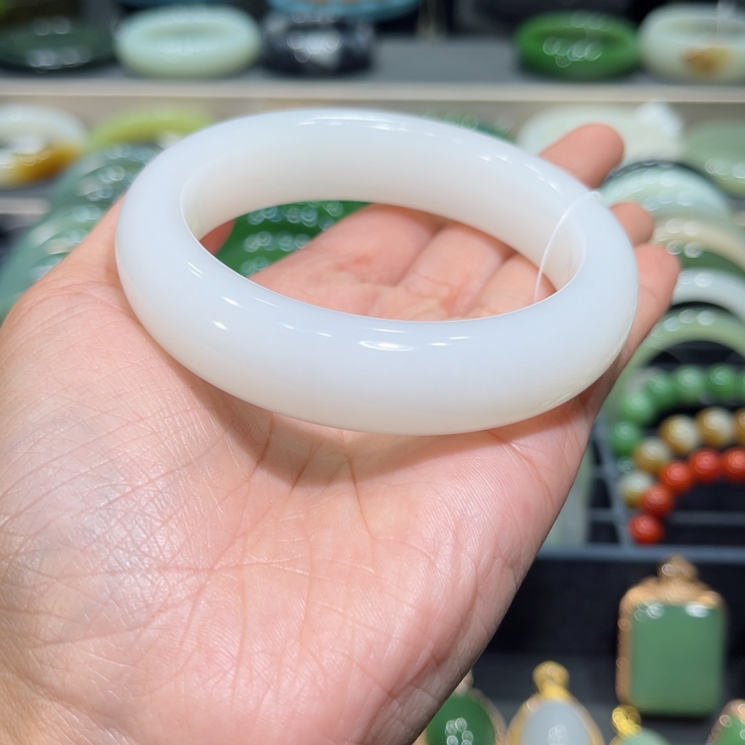 和田玉57-58圈口新疆山流水白玉手镯分单1未镶嵌瑜*?