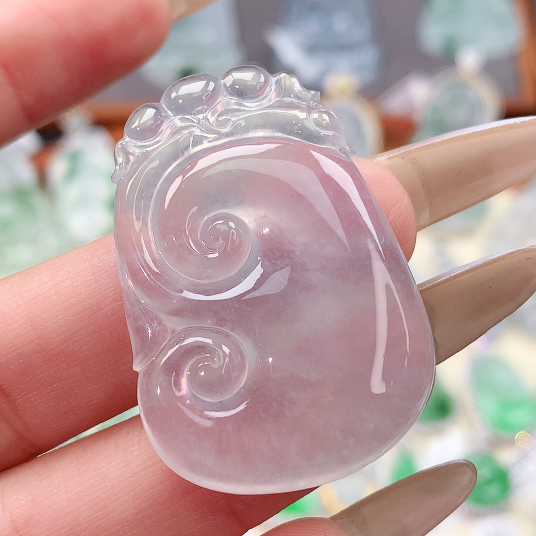 颈饰18K金镶嵌翡翠如意