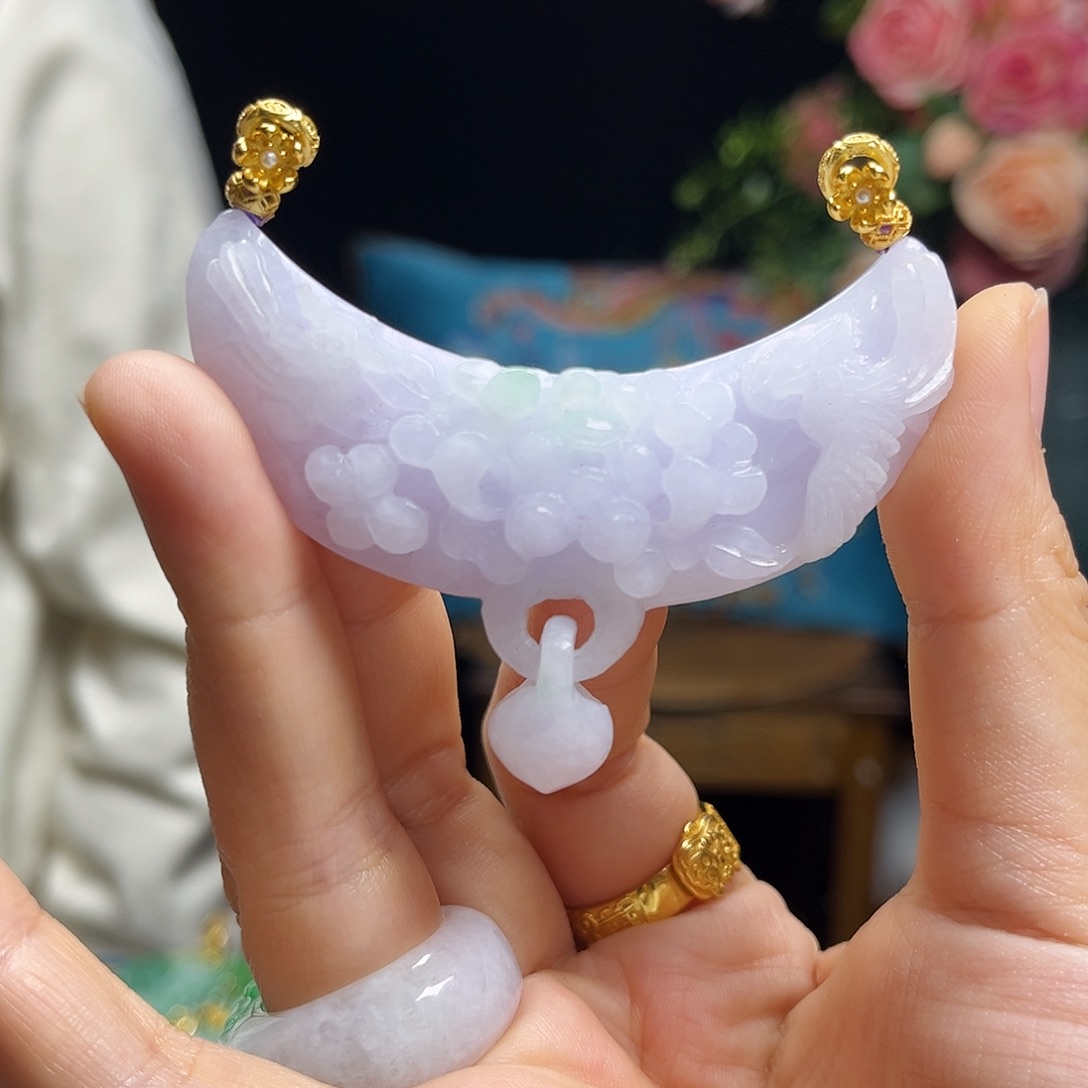 翡翠颈饰未镶嵌紫弯弯