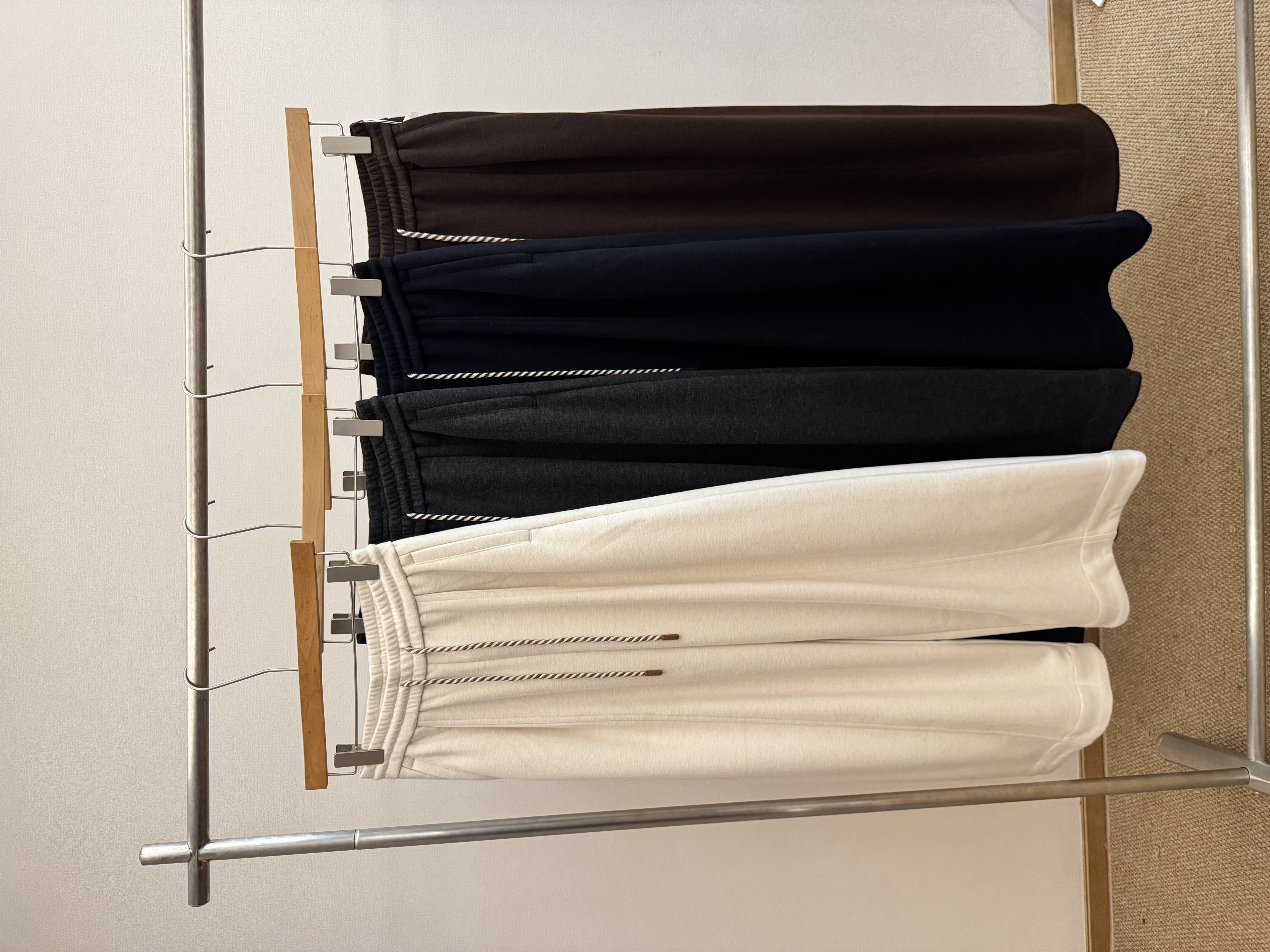 2025年冬季新款韩版羊毛阔腿裤女松紧腰显瘦纯色百搭休闲裤长裤