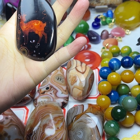 玛瑙/玉髓颈饰未镶嵌