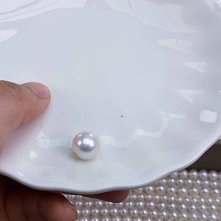 淡水珍珠18K金镶嵌颈饰