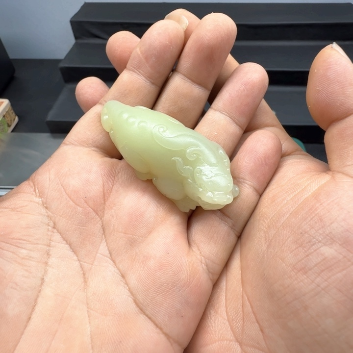 和田玉未镶嵌颈饰平