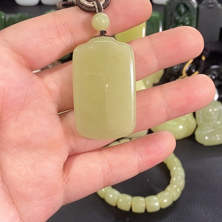 和田玉未镶嵌吊坠(不含链)