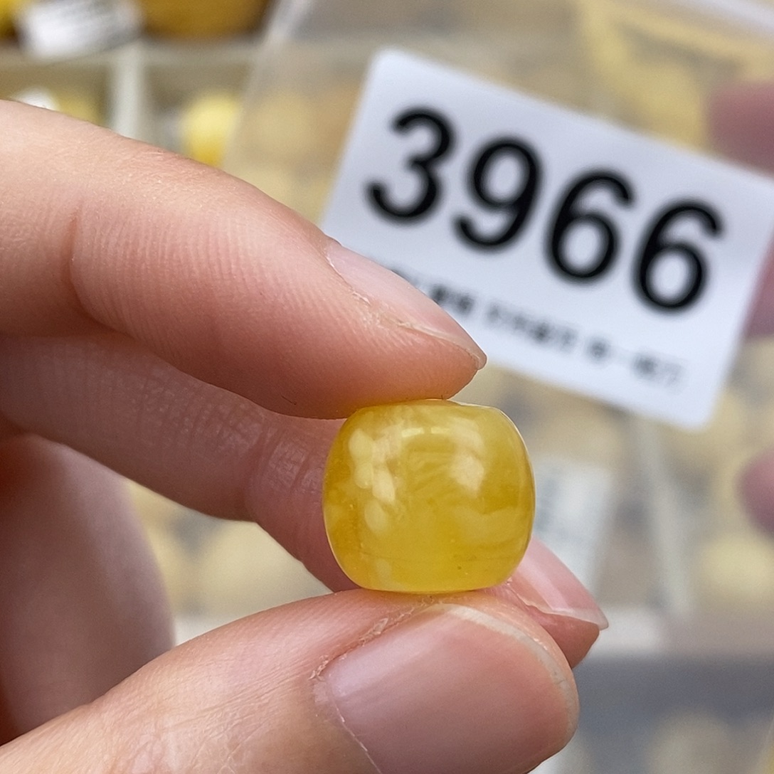 蜜蜡未镶嵌珠宝奇石12.5