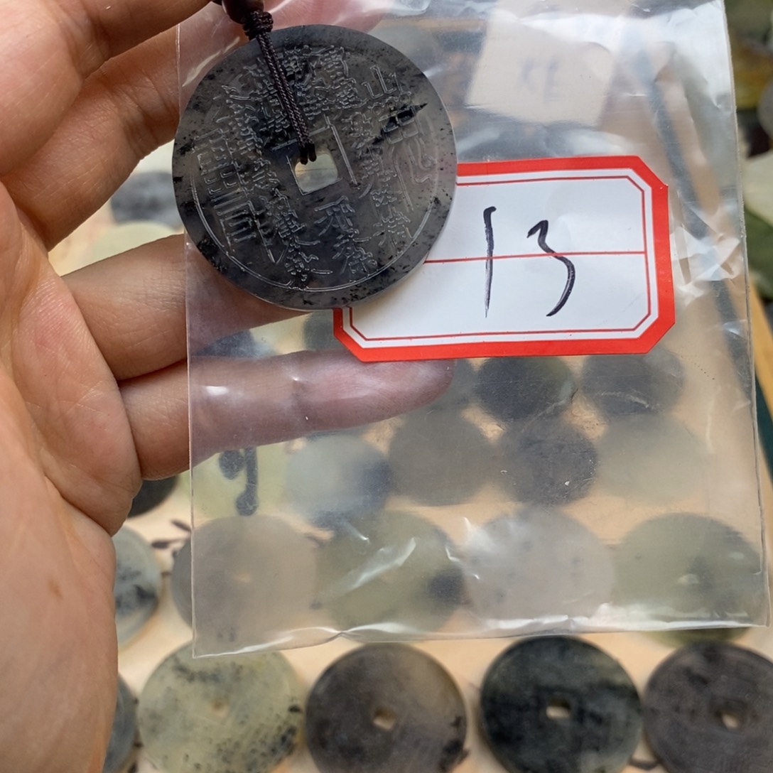 蛇纹石玉颈饰未镶嵌l*K13