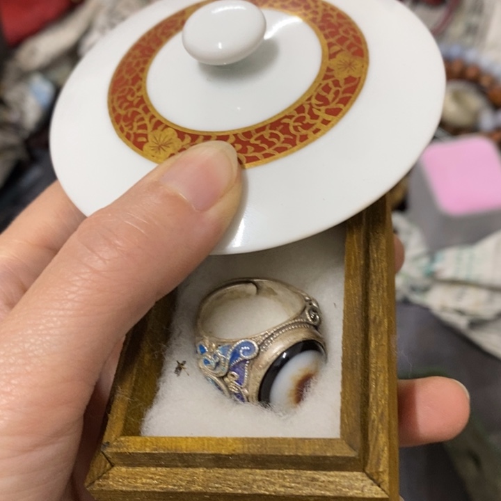 瓷片哈中古工艺品一件