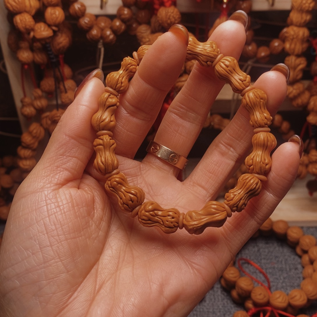 桃核吊坠龙纹桃枭