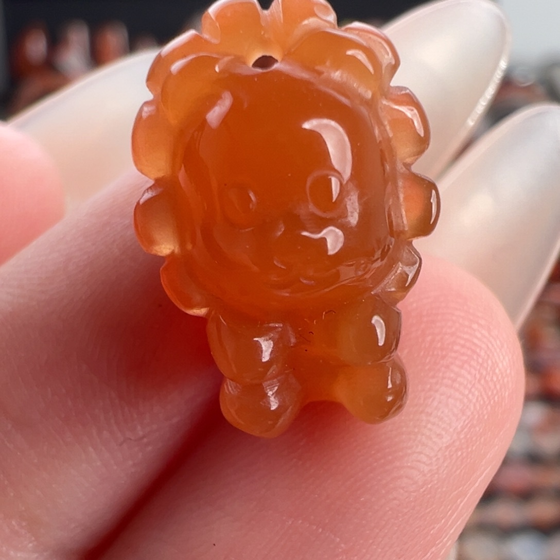 南红玛瑙未镶嵌颈饰冰橘小狮子