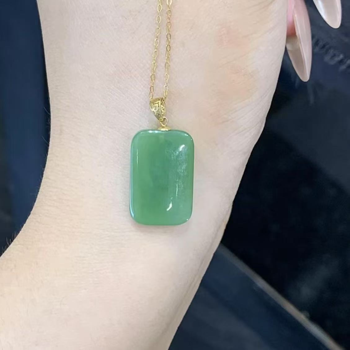 天然东陵 玉无事牌多样性发其一