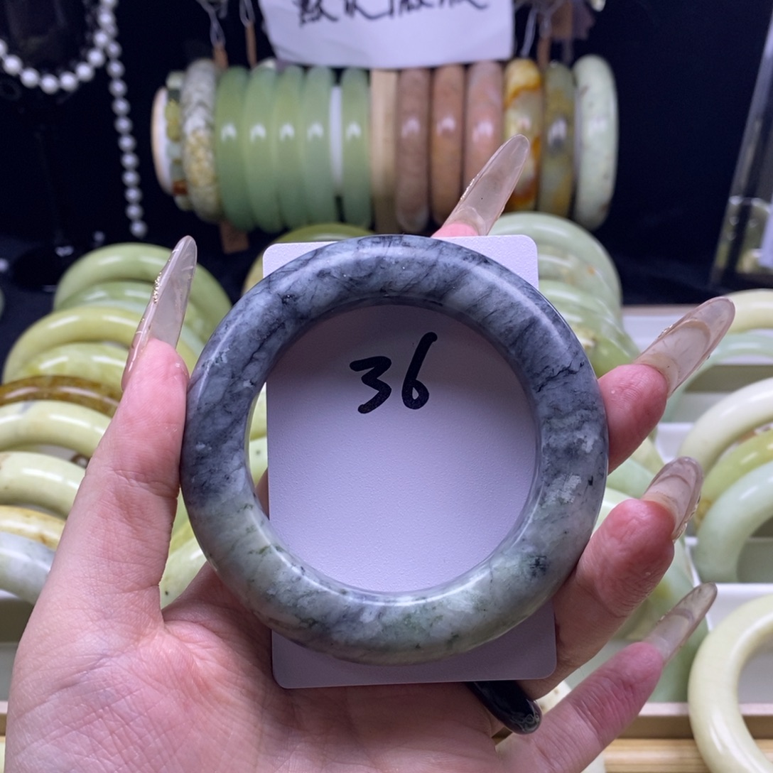 N***e蛇纹石玉未镶嵌手镯54.3
