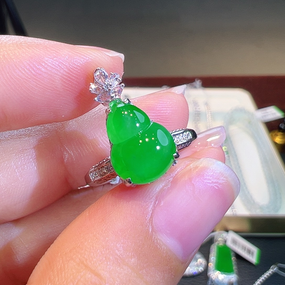 翡翠18K金镶嵌戒指两用款