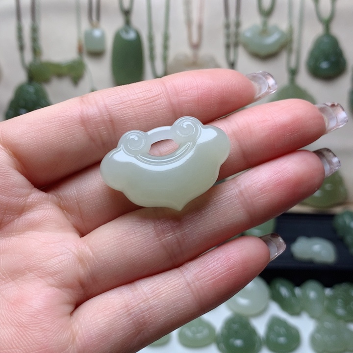 和田玉吊坠未镶嵌