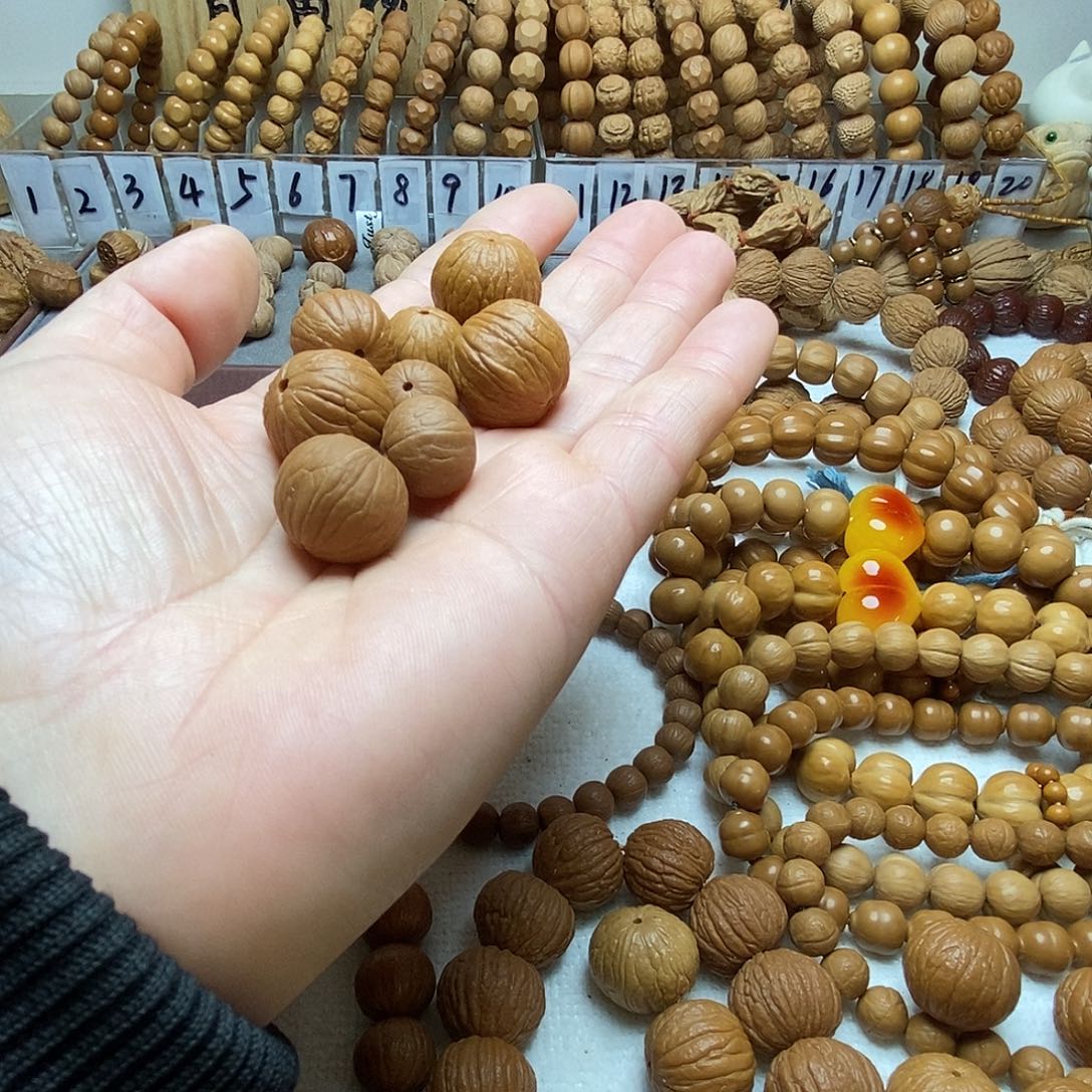 新***勇猴头核桃手串聚宝盆