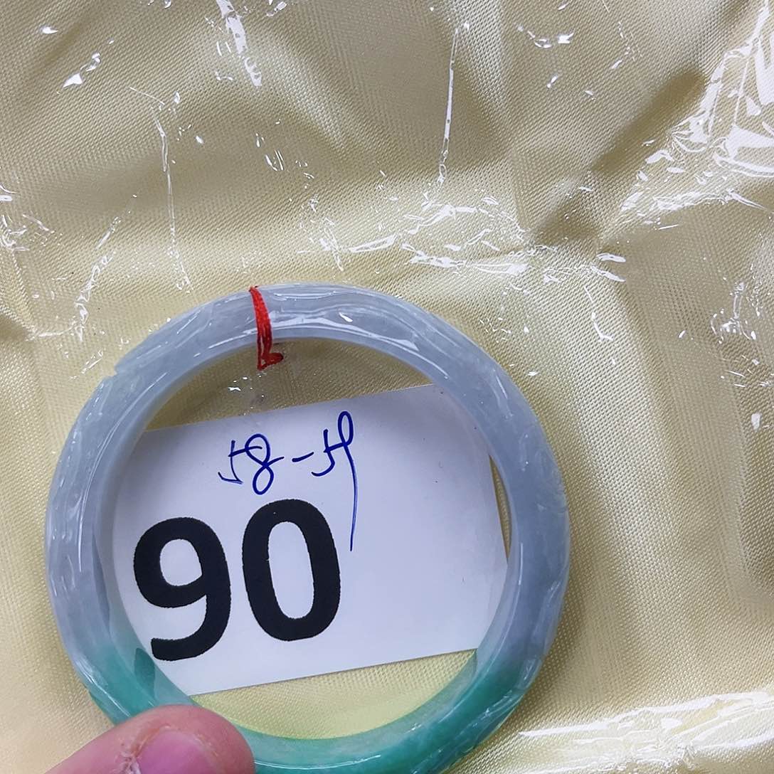 翡翠手镯未镶嵌多样性