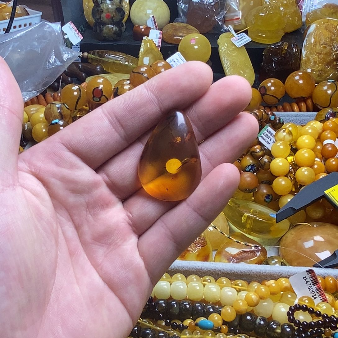 未镶嵌琥珀珠宝奇石