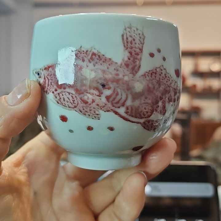 侬****G景德镇手工手绘釉里红鳜鱼主人杯