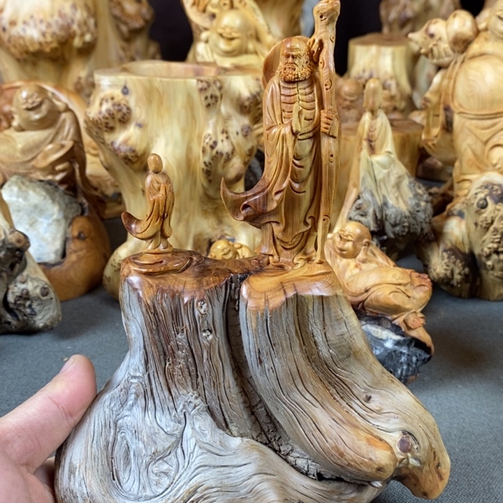 伊***人柏木崖柏工艺品摆件