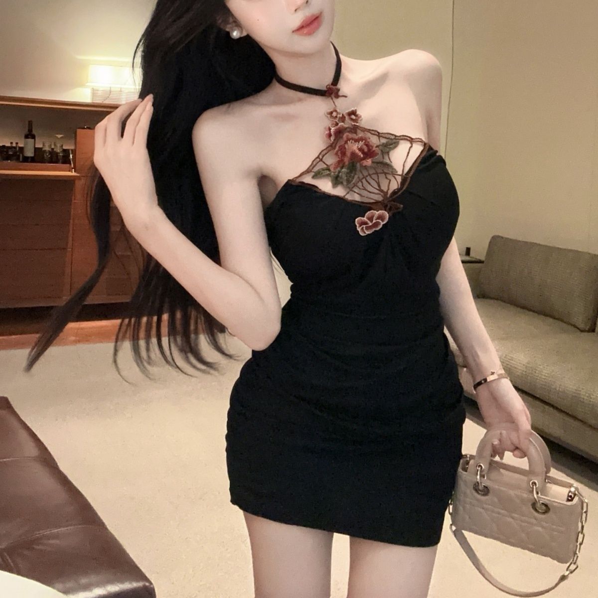 新中式国风挂脖吊带连衣裙女夏季纯欲辣妹性感包臀裙绝美抹胸裙子