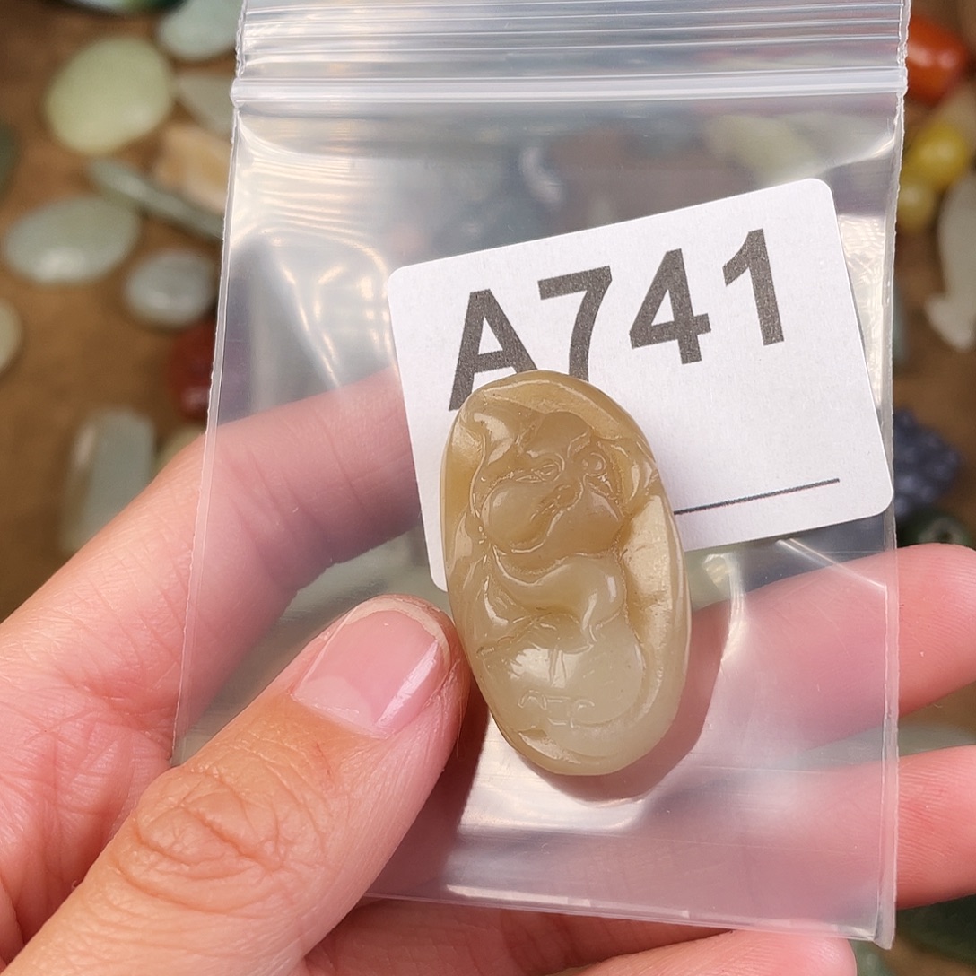 和田玉（糖玉）未镶嵌颈饰