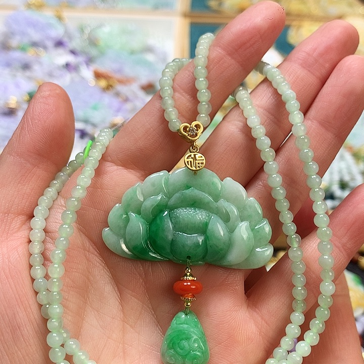 翡翠颈饰未镶嵌吊坠