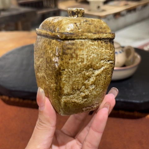 景德镇鱼和熊手工陶艺