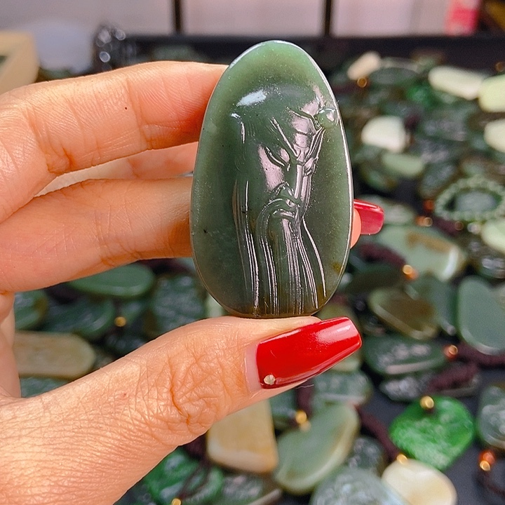 颈饰未镶嵌和田玉