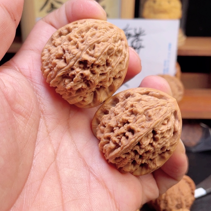 文玩核桃把件南疆石（精修）