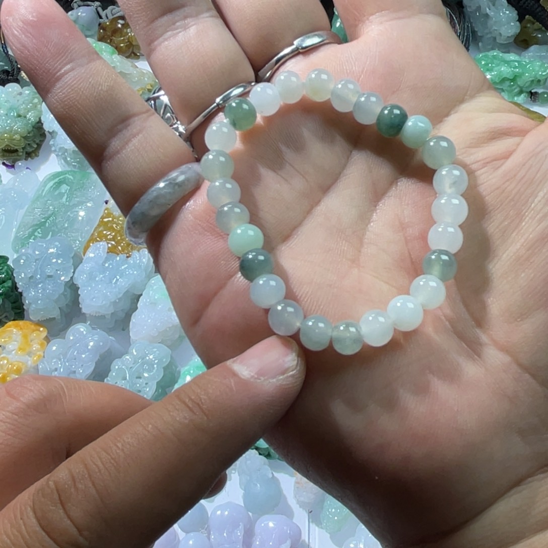 翡翠颈饰未镶嵌天然