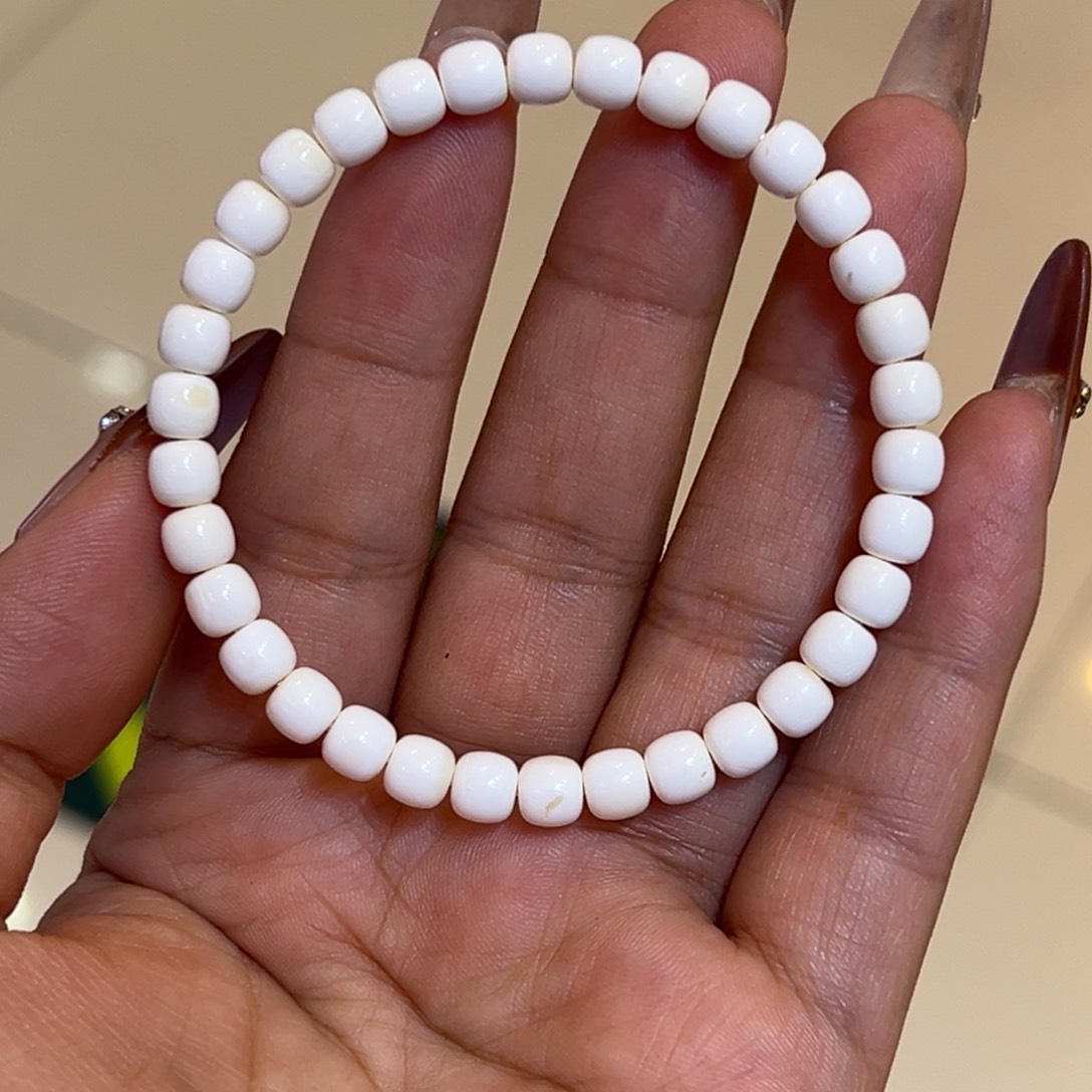 裸石琥珀未镶嵌5➕漆白无纹老型手串