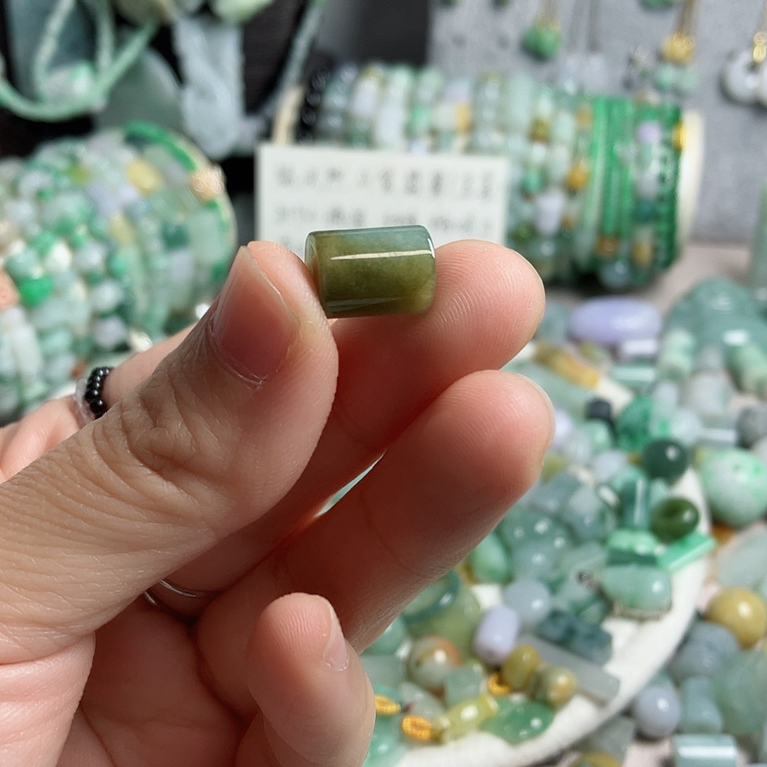 翡翠颈饰未镶嵌卡9桶珠