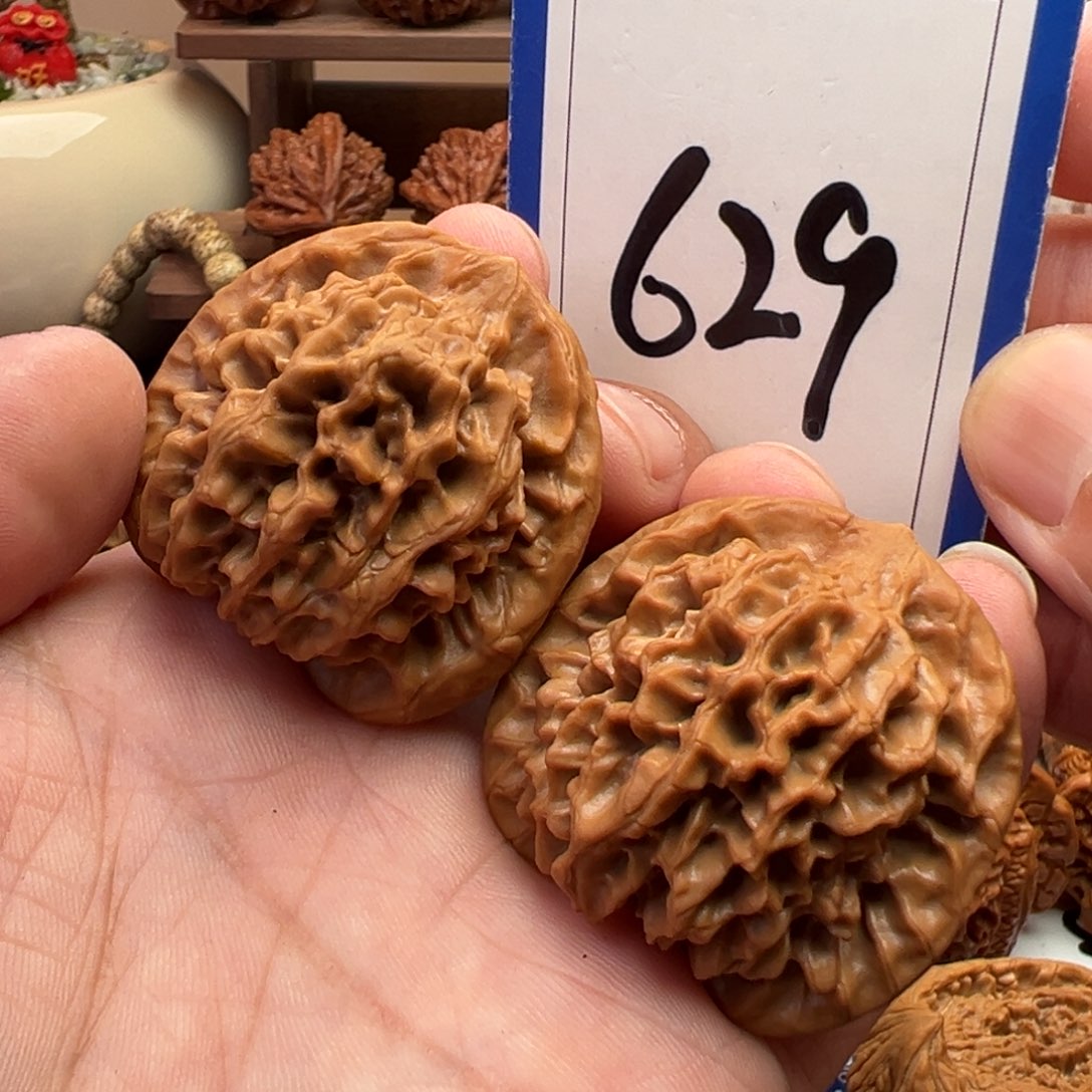 文玩核桃把件全品秦闷41尺寸629号