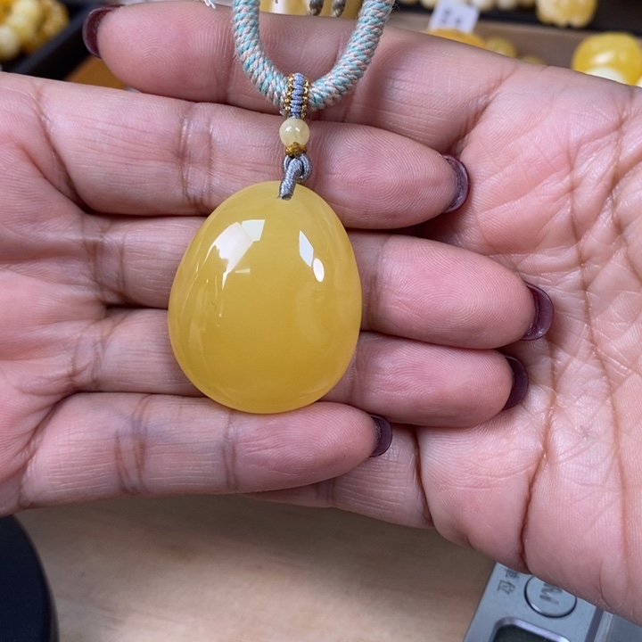 琥珀裸石未镶嵌水滴